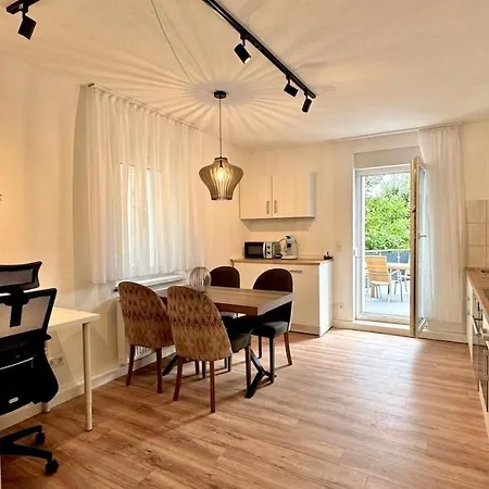 Apartment 2-zimmer-wohnung-küche-bad-terrasse, Bahnhofsnähe *