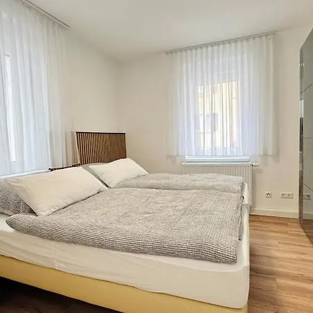 Apartment 2-zimmer-wohnung-küche-bad-terrasse, Bahnhofsnähe Mühlacker